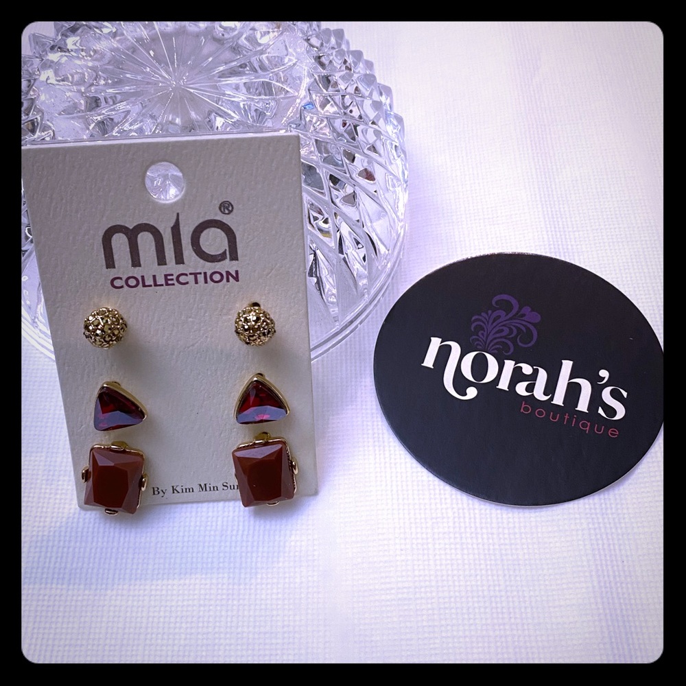 Mia collection stud earrings